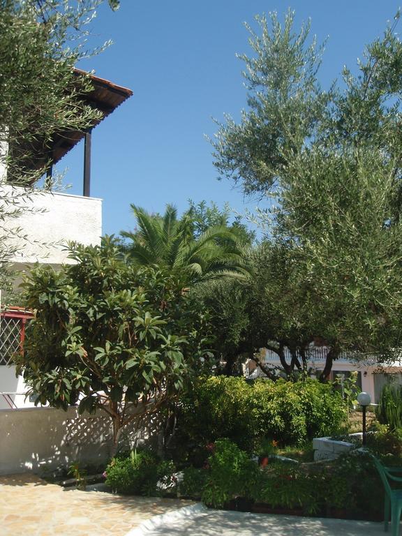 Billy'S Amoudi Apartments Habitación foto
